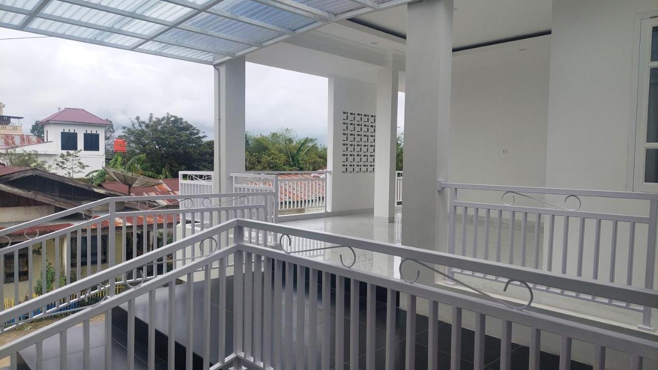 Hotel Wisma Mangurna Dolok Sanggul Bagian luar foto