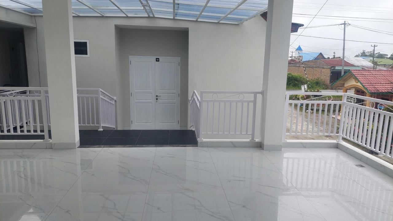 Hotel Wisma Mangurna Dolok Sanggul Bagian luar foto